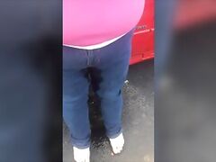 Pee her Jeans in Public