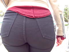 Teen big ass in tight jeans 17