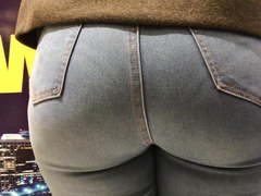 AMAZING TEEN IN JEANS BLUE TIGHT